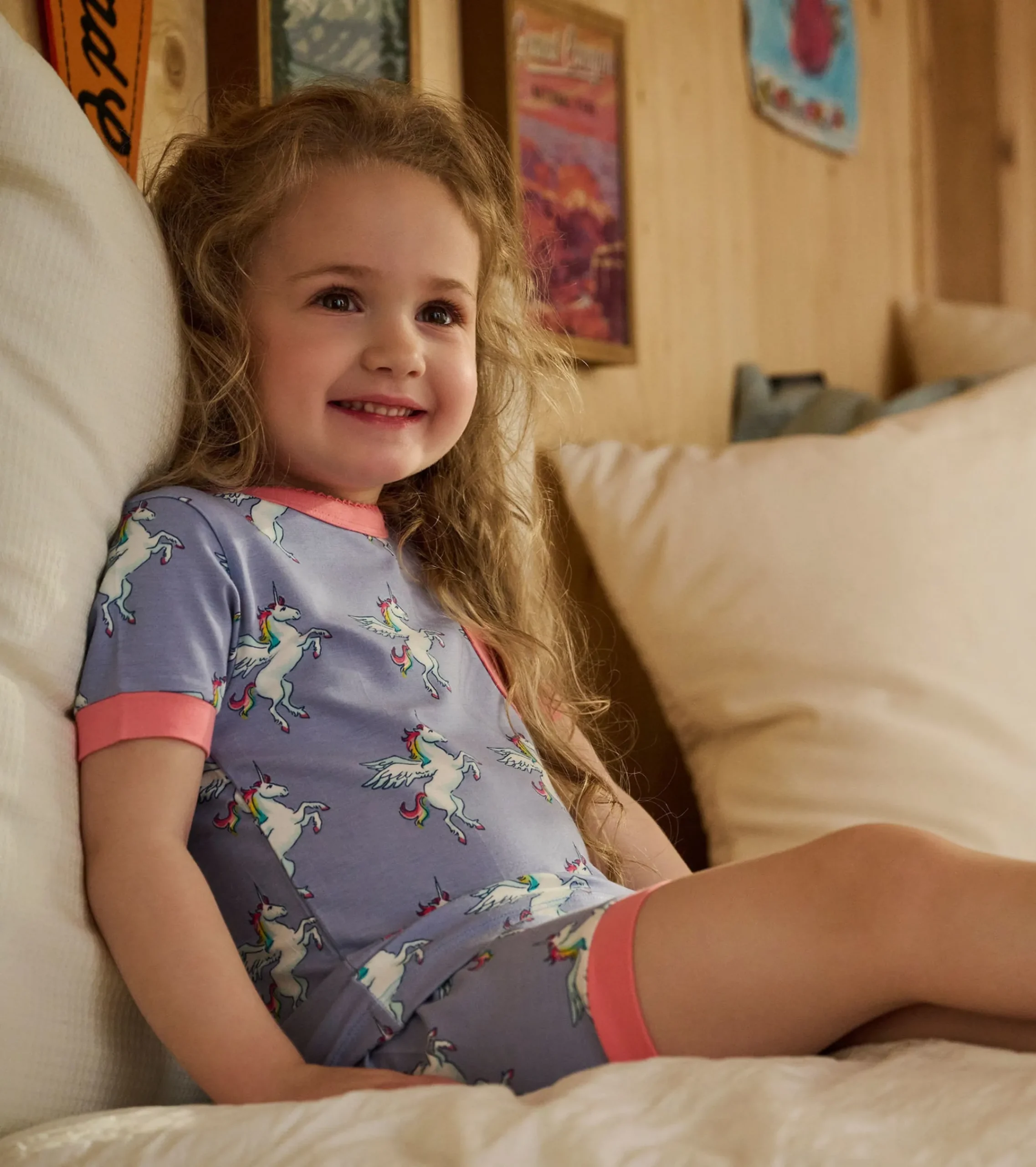 Hot Hatley Girls Rainbow Unicorn Bamboo Short Pajama Set